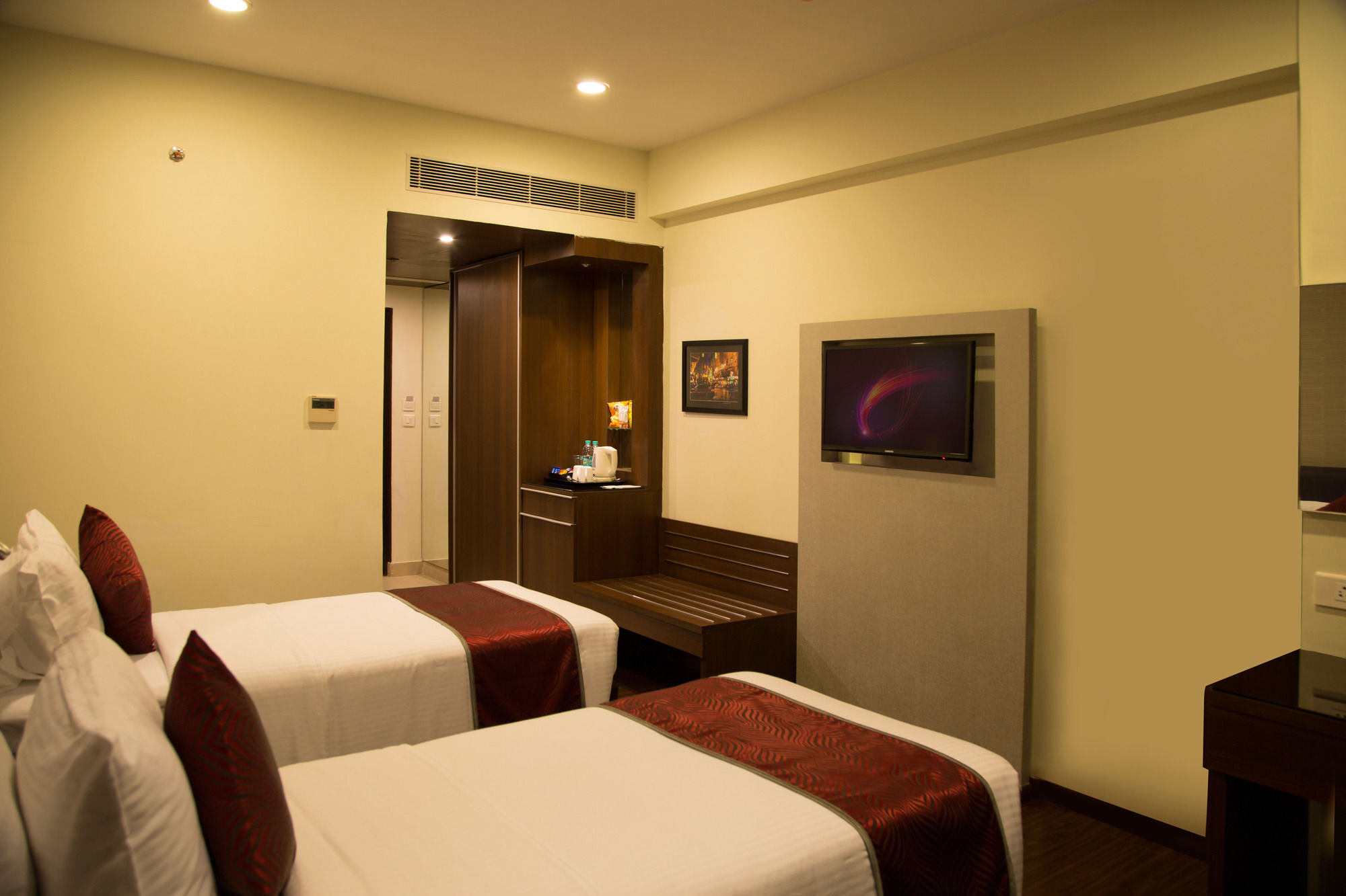 V7 Hotel Chennai Exterior foto